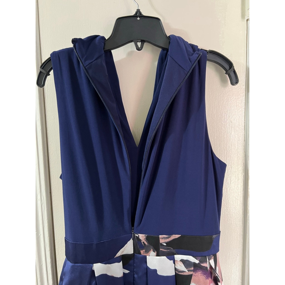 SLNY Floral Pleated High-Low Dress
SZ 14 - Picture 7 of 7